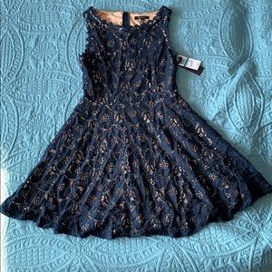 Sleeveless, Navy lace dress